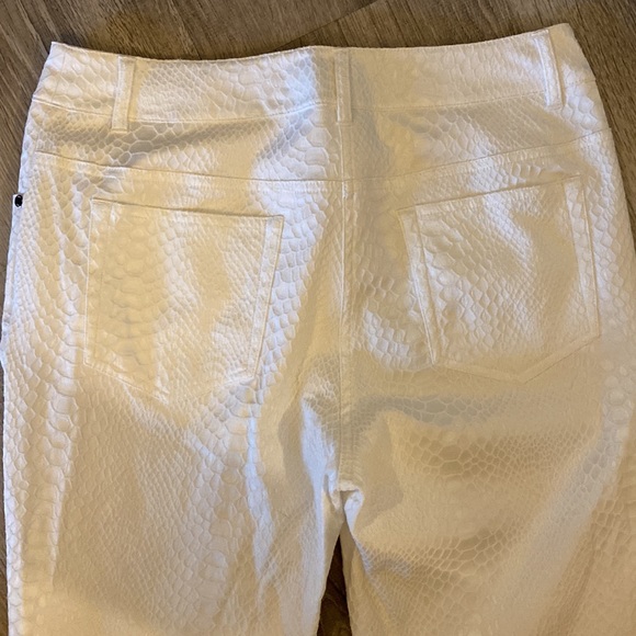 Eric White Lizard Print 5 Pocket Jeans - Picture 7 of 7